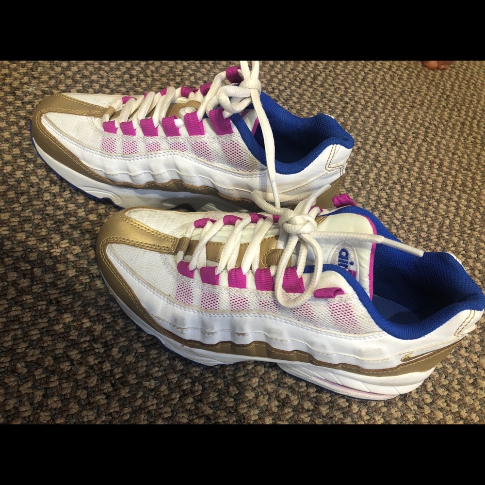 Nike Air Max Size 4